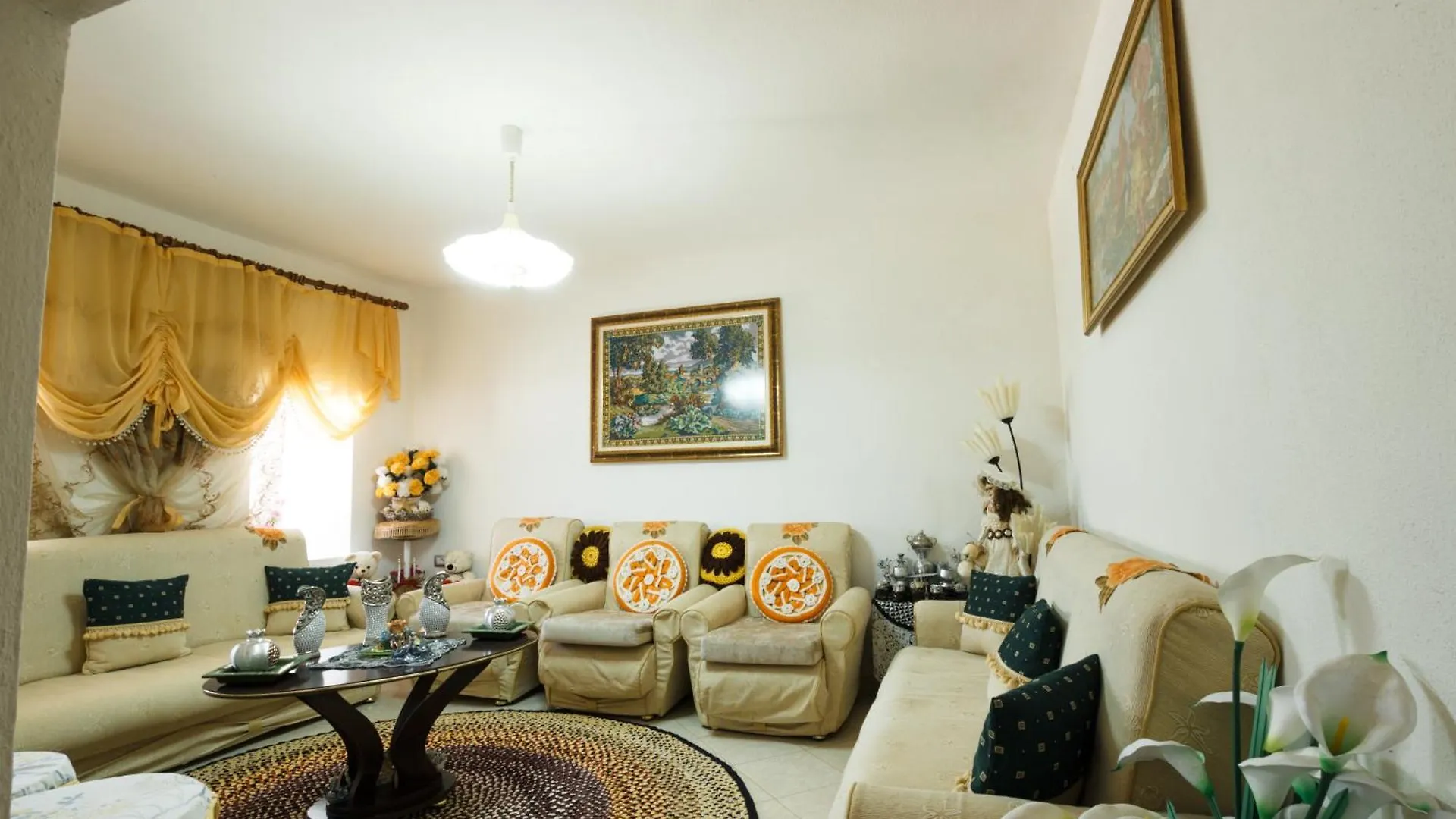 Leka Guesthouse Gjirokastër Tatil Evi