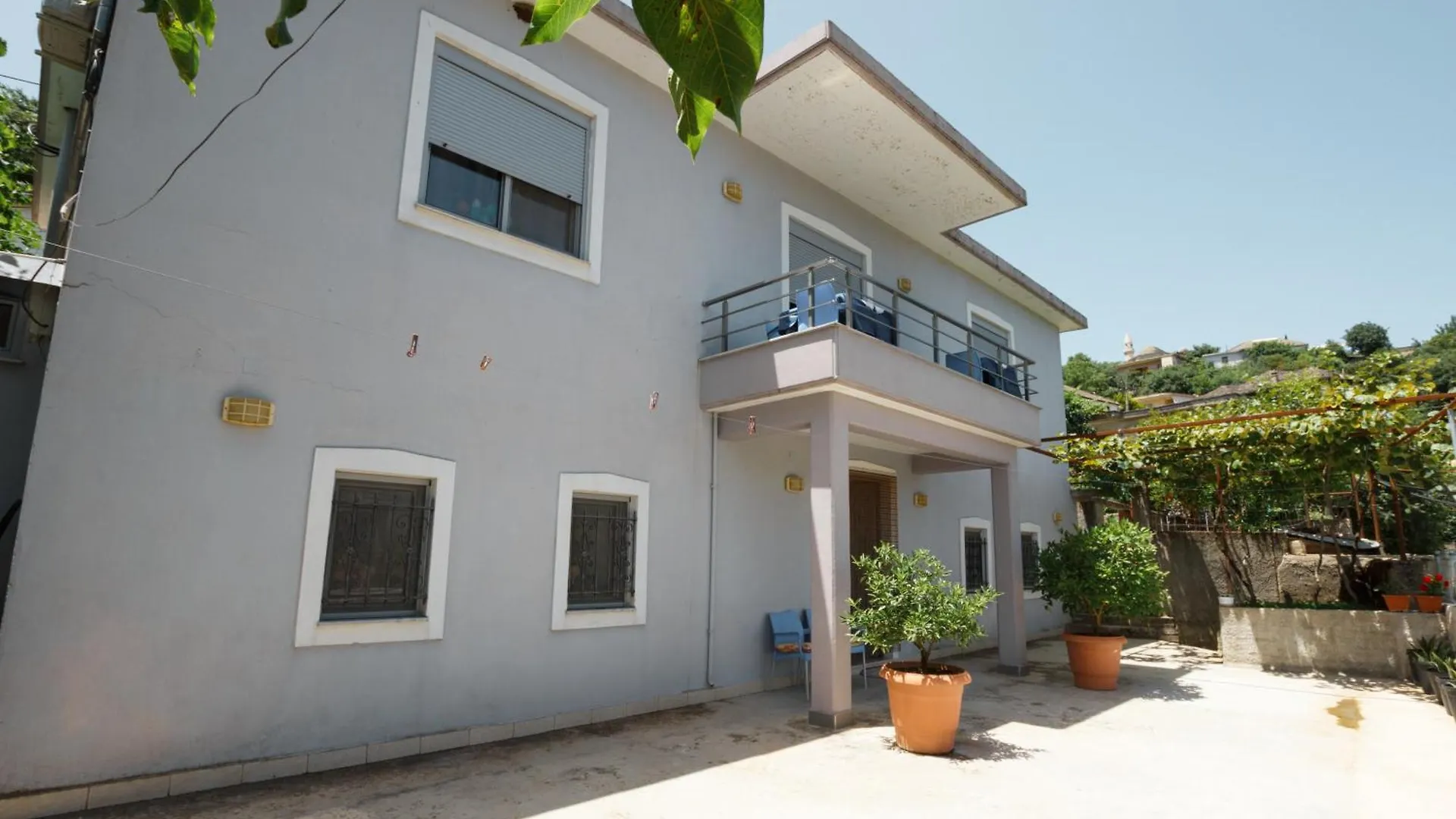 Leka Guesthouse Gjirokastër 0*,  Arnavutluk